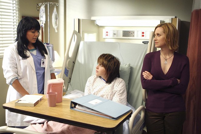 Grey's Anatomy - Season 3 - Six Days: Part 1 - Photos - Sara Ramirez, Mae Whitman