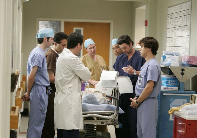 Chirurgové - Co je moc, to je moc - Z filmu - Patrick Dempsey, T.R. Knight