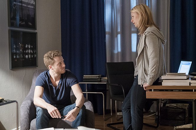 Homeland - Separation Anxiety - Photos - Alexander Fehling, Claire Danes