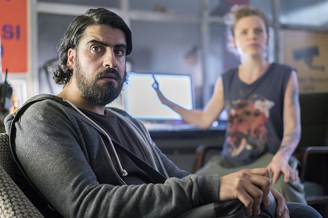 Homeland - Why Is This Night Different? - Photos - Atheer Adel