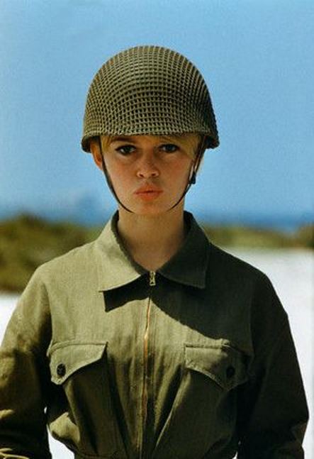 Babette s'en va-t-en guerre - Van film - Brigitte Bardot
