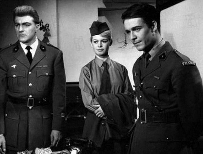 Babette se va a la guerra - De la película - Brigitte Bardot, Jacques Charrier