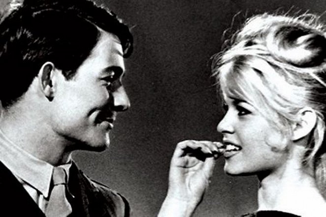 Babeta ide do vojny - Z filmu - Jacques Charrier, Brigitte Bardot