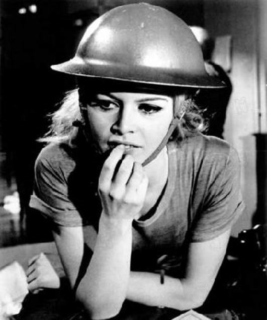 Babette se va a la guerra - De la película - Brigitte Bardot