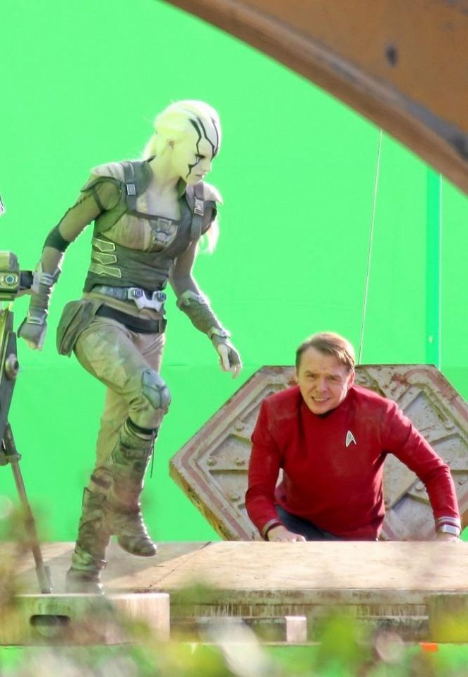 Star Trek Beyond - Making of - Sofia Boutella, Simon Pegg
