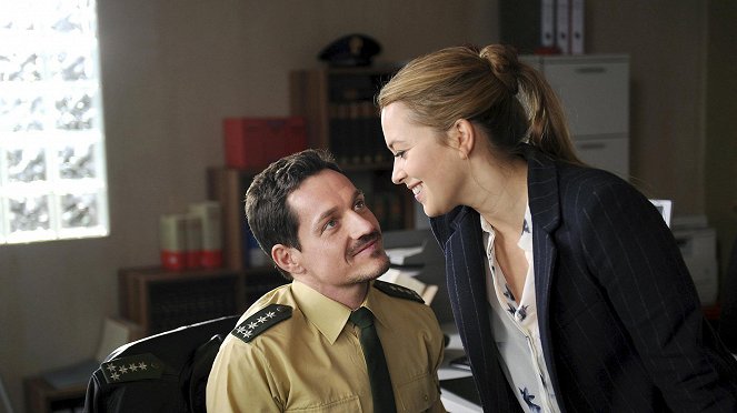 Heiter bis tödlich - Monaco 110 - Season 1 - Hotel Bubi - Z filmu - Markus Brandl, Laura Osswald