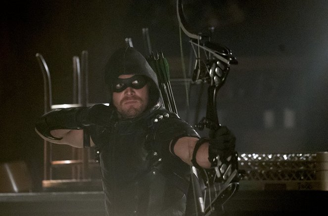 Arrow - The Candidate - Photos - Stephen Amell