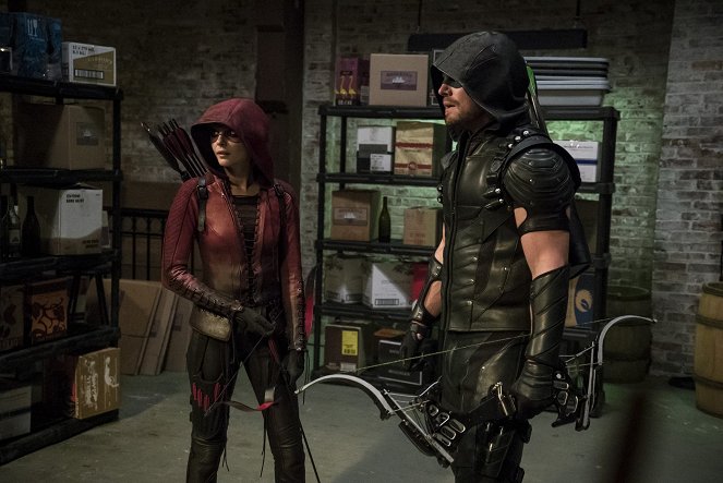 Arrow - The Candidate - Z filmu - Willa Holland, Stephen Amell