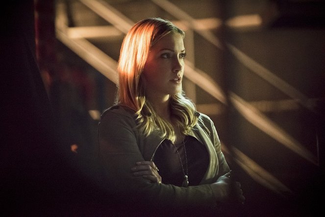 Arrow - Season 4 - Beyond Redemption - Photos - Katie Cassidy