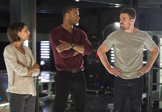 Arrow - Upiory przeszłości - Z filmu - Willa Holland, David Ramsey, Stephen Amell