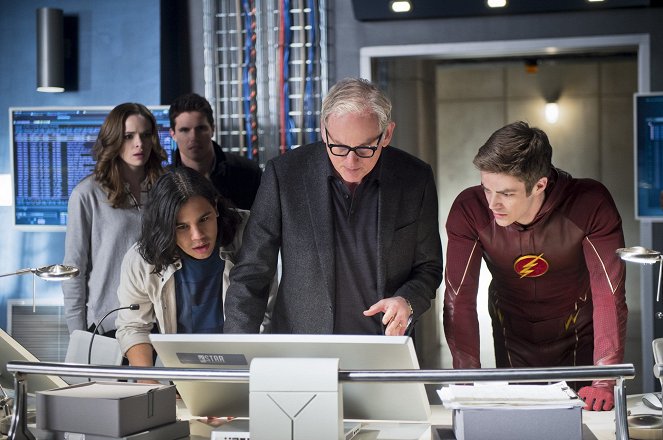 The Flash - Season 1 - Fast Enough - Photos