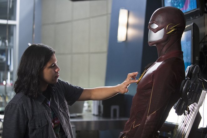 The Flash - The Man Who Saved Central City - Photos - Carlos Valdes