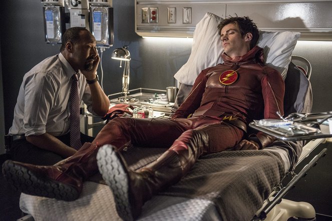 The Flash - The Man Who Saved Central City - Photos - Jesse L. Martin, Grant Gustin