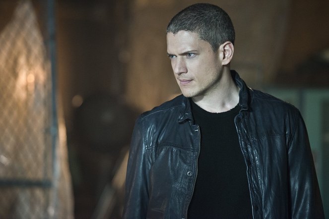 The Flash - Season 2 - Family of Rogues - Photos - Wentworth Miller