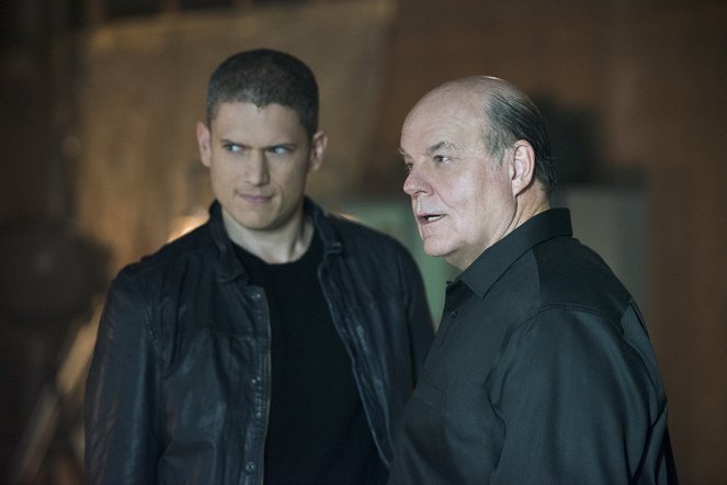 The Flash - Family of Rogues - Photos - Wentworth Miller, Michael Ironside