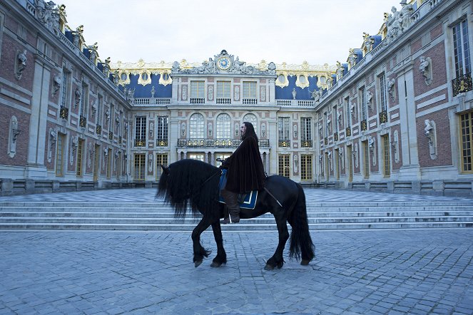 Versailles - Il est temps que la noblesse réplique - Van film