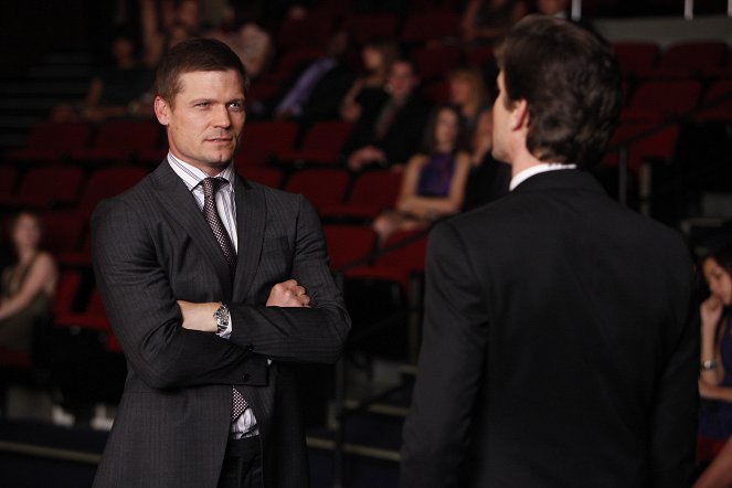 White Collar - Pulling Strings - Film - Bailey Chase