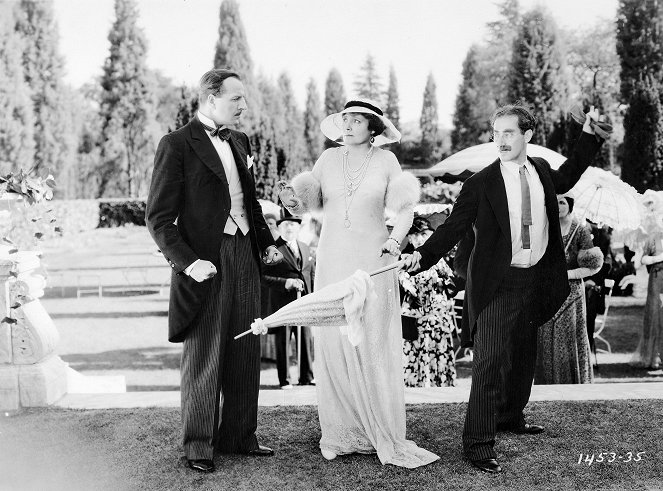 Kacsaleves - Filmfotók - Louis Calhern, Margaret Dumont, Groucho Marx