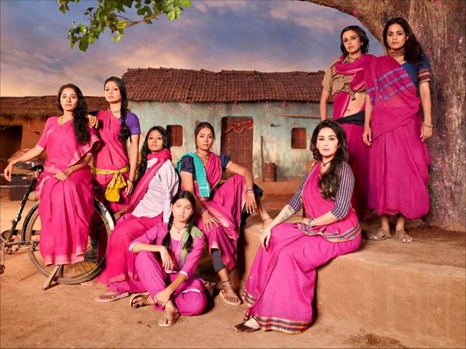 Gulaab Gang - Promokuvat - Tannishtha Chatterjee, Madhuri Dixit, Divya Jagdale