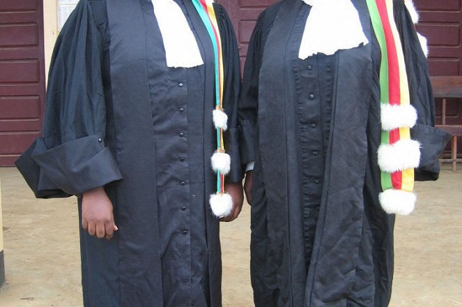 Sisters in Law - Kuvat elokuvasta