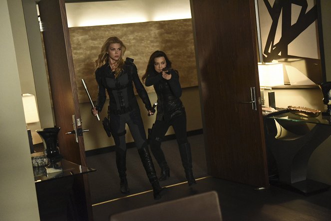 Agents of S.H.I.E.L.D. - Among Us Hide... - Photos - Adrianne Palicki, Ming-Na Wen