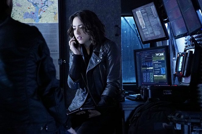 Agenci T.A.R.C.Z.Y. - Season 3 - Skryty wśród nas - Z filmu - Chloe Bennet