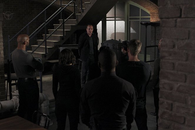 Agents of S.H.I.E.L.D. - Many Heads, One Tale - Photos - Clark Gregg