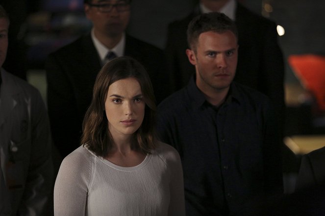 Agents of S.H.I.E.L.D. - Many Heads, One Tale - Photos - Elizabeth Henstridge