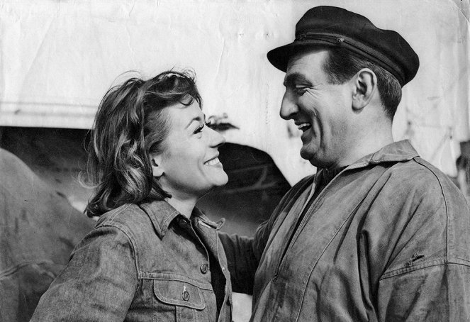 Le Bateau d'Émile - Z filmu - Annie Girardot, Lino Ventura