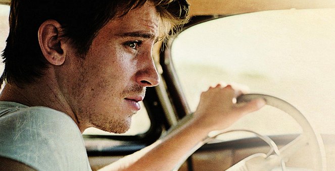 On the road (En la carretera) - De la película - Garrett Hedlund