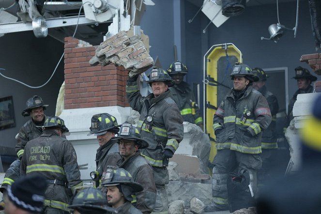 Chicago Fire - A Dark Day - Making of - Christian Stolte