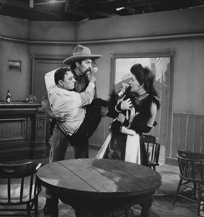 Screen Directors Playhouse - Z natáčení - Buster Keaton, Evelyn Ankers