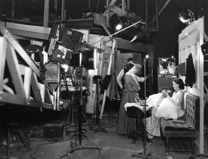 Ames à la mer - Tournage - Olympe Bradna, Frances Dee