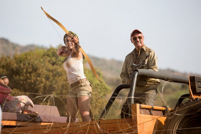 Tremors 5: Bloodlines - Photos - Pearl Thusi, Michael Gross
