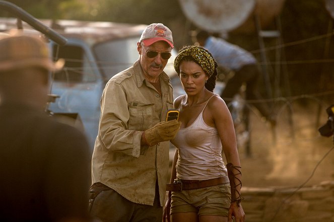 Tremors 5: Bloodlines - Photos - Michael Gross, Pearl Thusi