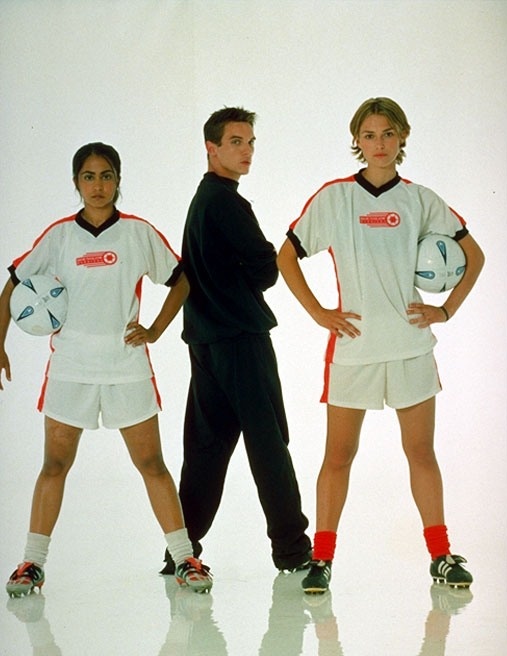 Kick It Like Beckham - Werbefoto - Parminder Nagra, Jonathan Rhys Meyers, Keira Knightley