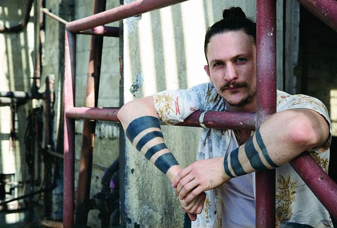 Kingdom - Season 1 - Promóció fotók - Jonathan Tucker