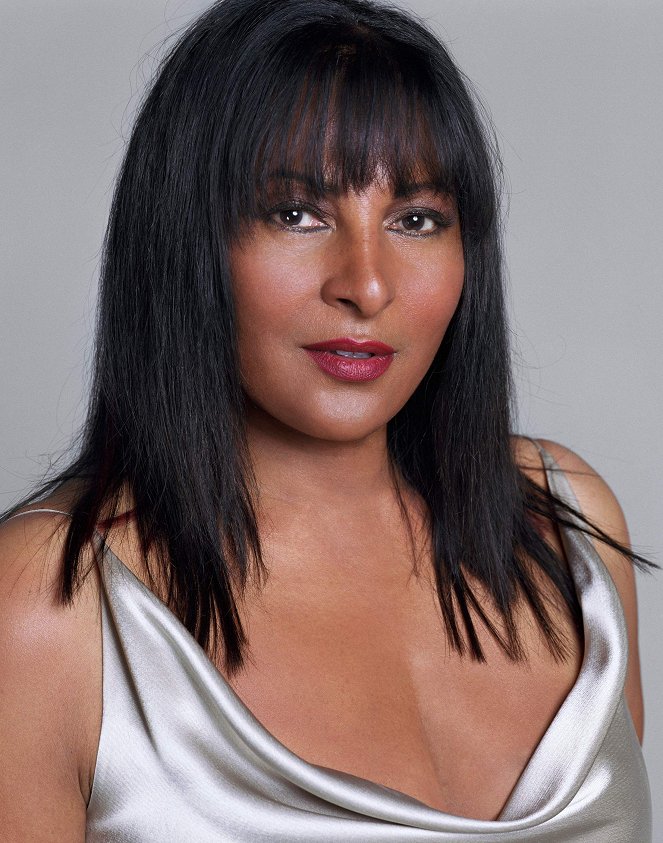 L-koodi - Season 3 - Promokuvat - Pam Grier