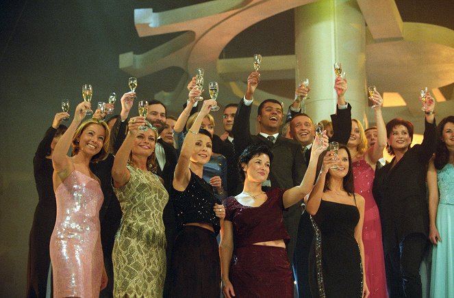 SILVESTR 2001 - De la película - Lucie Borhyová, Radek John, Rey Koranteng, Karel Voříšek
