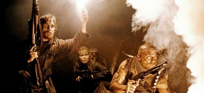 Władcy ognia - Z filmu - Christian Bale, Matthew McConaughey