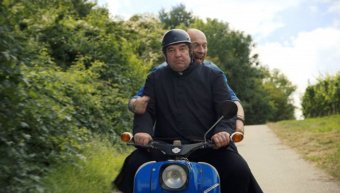 Die Kirche bleibt im Dorf - Season 1 - Karl - De la película