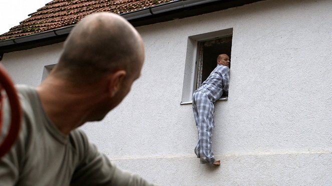 Die Kirche bleibt im Dorf - Sola - Z filmu