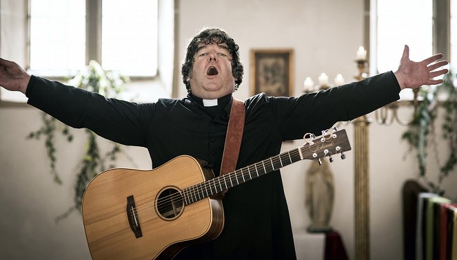 Die Kirche bleibt im Dorf - Season 3 - Polterabend - Kuvat elokuvasta
