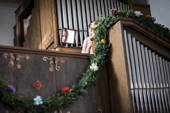 Die Kirche bleibt im Dorf - Season 3 - Hochzeit - Z filmu
