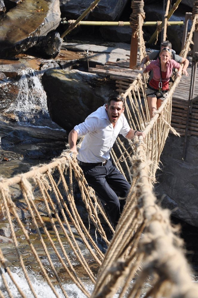 IK 1 - Touristen in Gefahr - Laos - Photos - Tobias Oertel, Eva-Maria Grein von Friedl