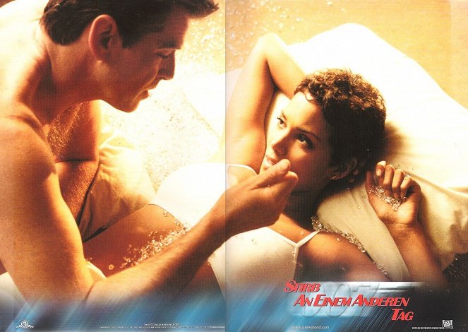 Die Another Day - Lobby Cards - Pierce Brosnan, Halle Berry