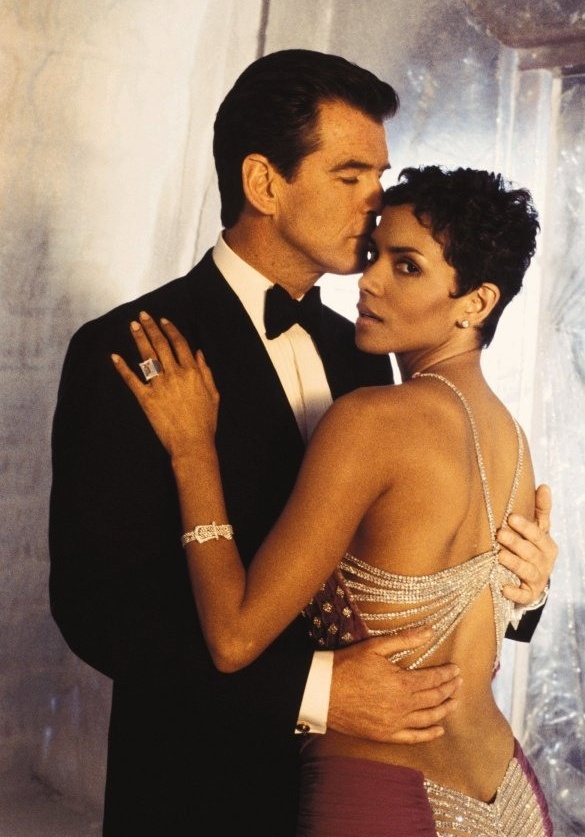 James Bond: Dnes neumieraj - Promo - Pierce Brosnan, Halle Berry