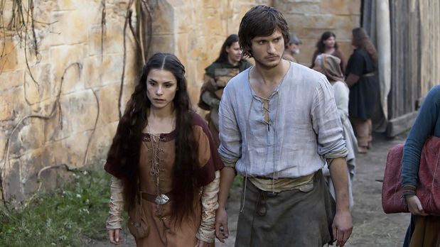 World Without End - Photos - Charlotte Riley, Tom Weston-Jones