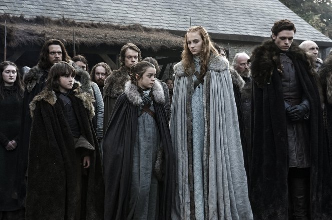 Game of Thrones - Season 1 - Winter Is Coming - Photos - Jamie Sives, Isaac Hempstead-Wright, Alfie Allen, Maisie Williams, Sophie Turner, Richard Madden