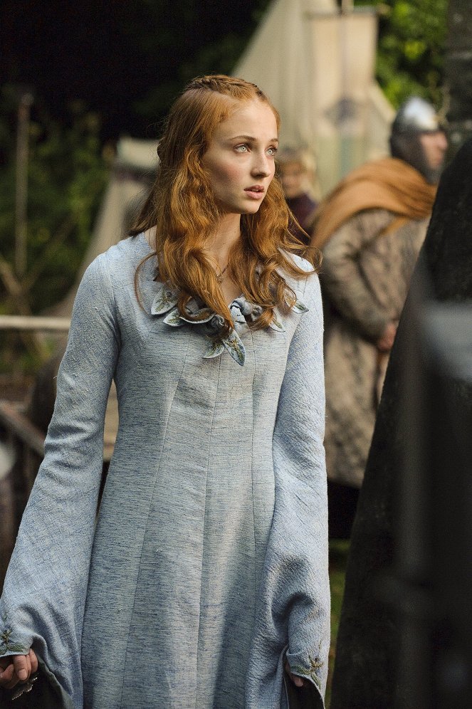 Game of Thrones - The Kingsroad - Photos - Sophie Turner